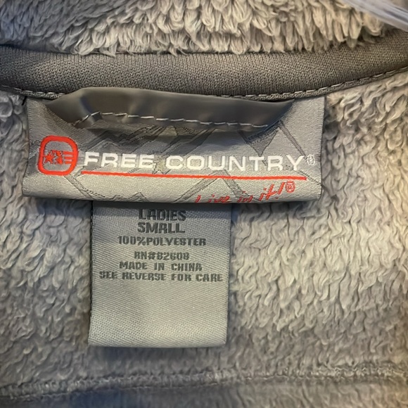 Free Country women’s fuzzy sweater - Picture 3 of 4